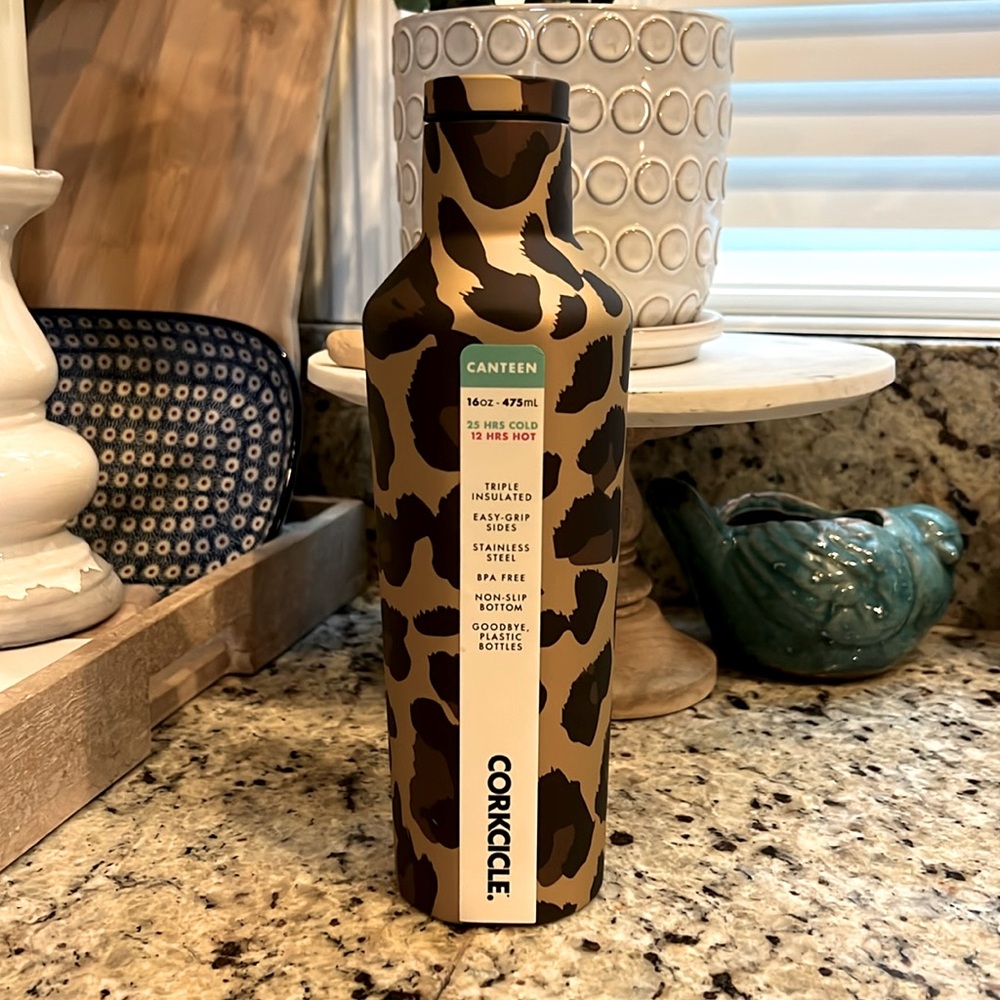 NWT Corkcicle Canteen